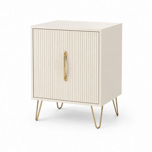 Table de chevet blanche en panneaux MDF laqués avec porte rainurée et pieds dorés 40 x 35 x 60 cm